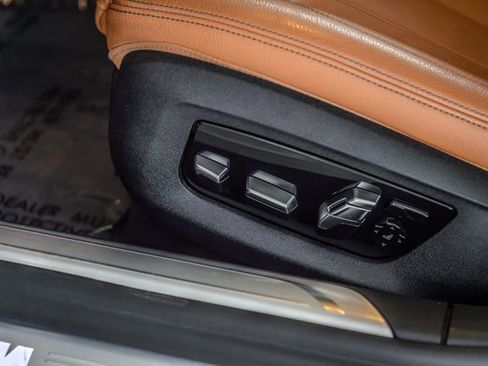 Used 2019 BMW 740i xDrive w/ M Sport Package image 42