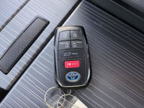 Certified 2021 Toyota Sienna XSE AWD/4WD image 30