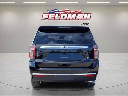 Used 2023 Chevrolet Suburban LT w/ LT Signature Plus Package AWD/4WD image 4