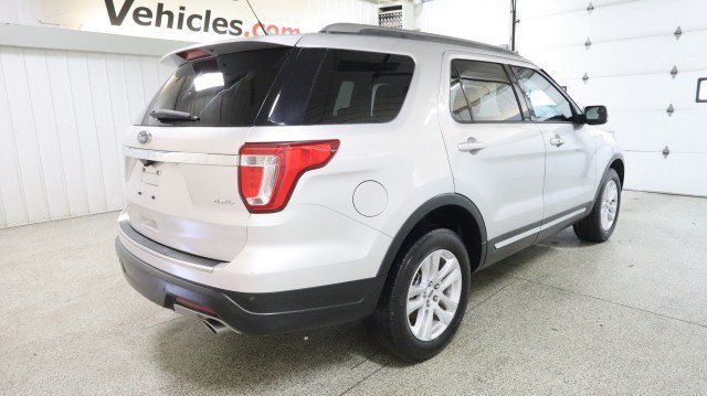 Used 2018 Ford Explorer XLT w/ Equipment Group 201A AWD/4WD image 6