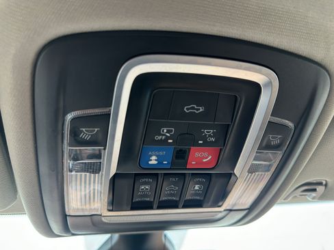 Used 2023 RAM 3500 Limited AWD/4WD image 35