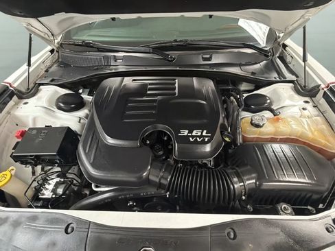 Used 2019 Dodge Charger SXT RWD image 23