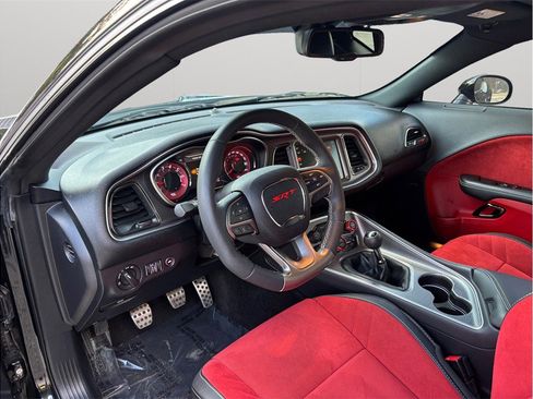 Used 2015 Dodge Challenger SRT Hellcat image 6