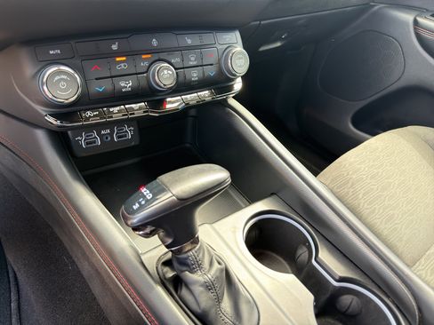 Used 2025 Dodge Durango GT AWD/4WD image 37