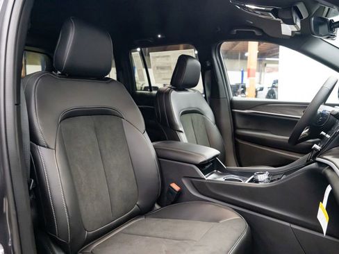 New 2026 Jeep Grand Cherokee 4WD image 28