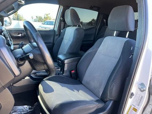 Used 2023 Toyota Tacoma TRD Sport image 15