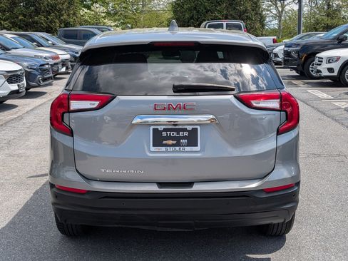 Used 2024 GMC Terrain SLE image 4