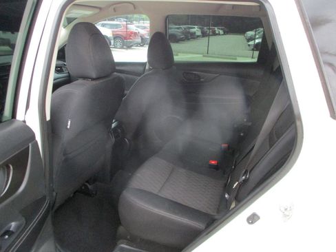 Used 2019 Nissan Rogue S image 17