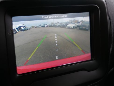 Used 2019 Jeep Renegade Latitude w/ Cold Weather Group image 26