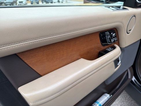 Used 2019 Land Rover Range Rover HSE image 12