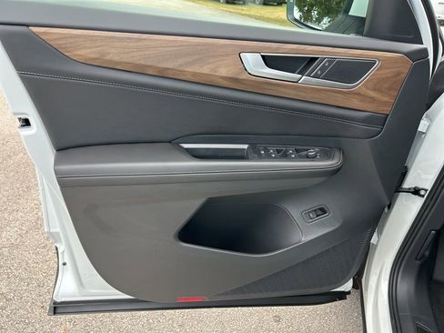 New 2026 Volkswagen Atlas SE image 17