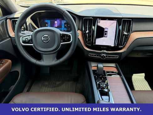 Certified 2023 Volvo XC60 B5 Plus AWD/4WD image 14