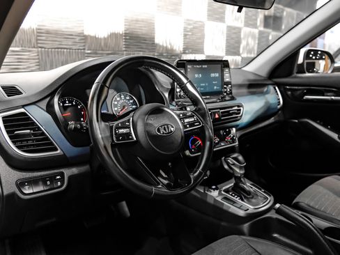 Used 2021 Kia Seltos S FWD image 3