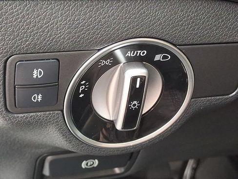 Used 2020 Mercedes-Benz GLA 250 4MATIC image 25