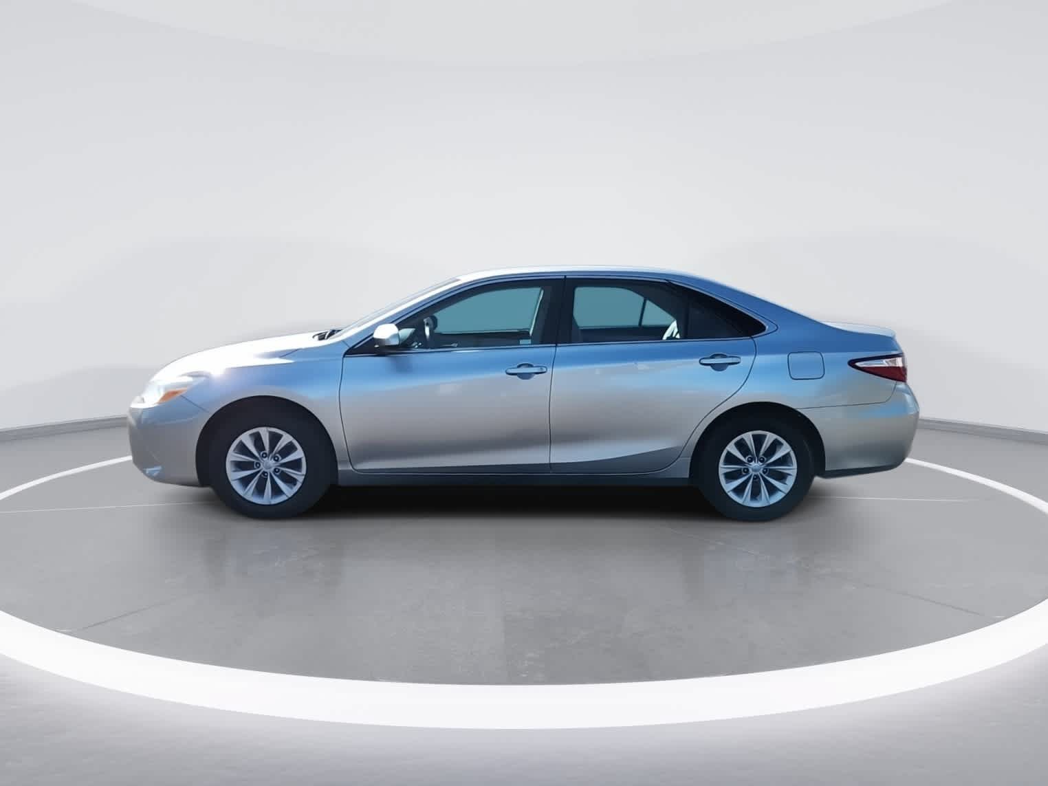 Certified 2016 Toyota Camry LE FWD image 5