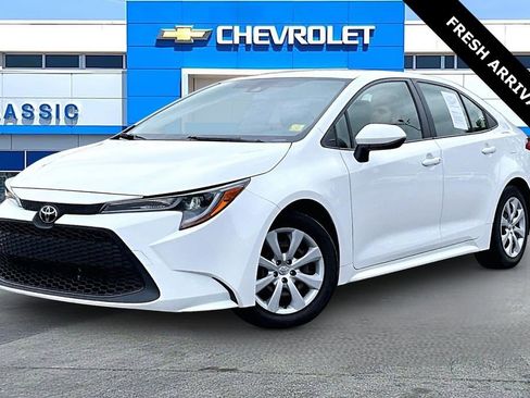 Used 2022 Toyota Corolla LE FWD image 3