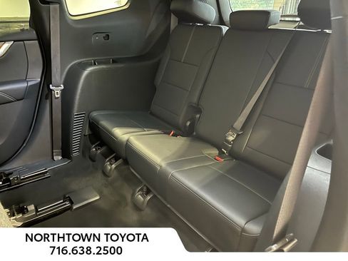 Used 2024 GMC Acadia Elevation image 18