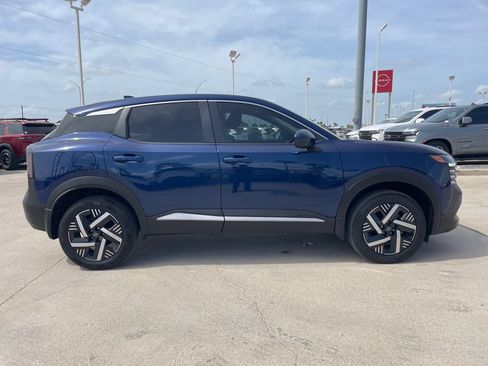 Certified 2025 Nissan Kicks SV FWD image 6