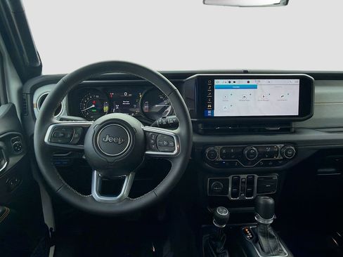 Used 2025 Jeep Wrangler Sahara w/ Safety Group image 20