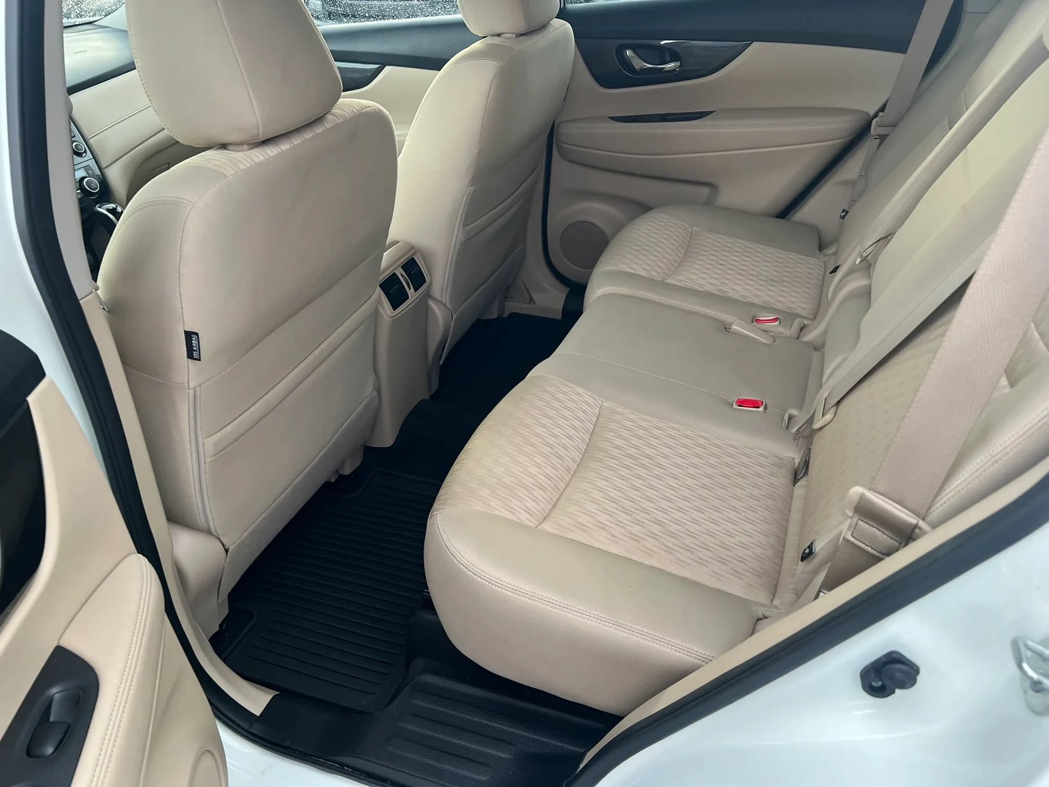 Used 2019 Nissan Rogue SV FWD image 14