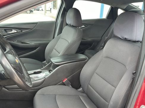 Used 2017 Chevrolet Malibu LT FWD image 39