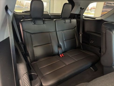 Certified 2022 Ford Explorer XLT w/ Equipment Group 202A AWD/4WD image 10