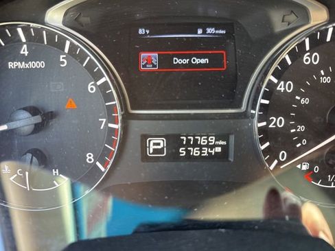 Used 2015 Nissan Altima 2.5 S w/ Power Driver Seat Package image 2