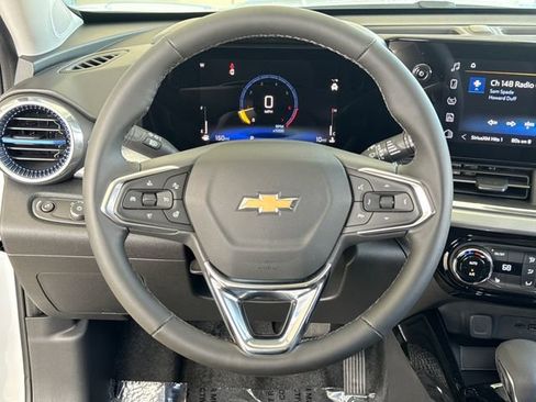 New 2026 Chevrolet Trax LT w/ LT Convenience Package FWD image 14