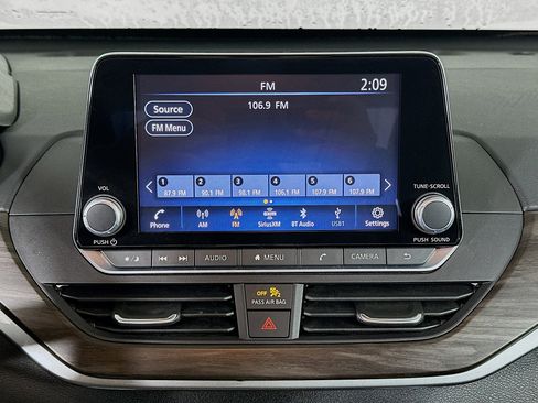 Used 2024 Nissan Altima 2.5 SV image 19