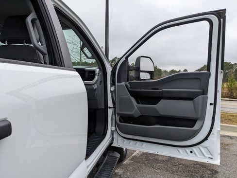 Used 2024 Ford F250 XL image 49