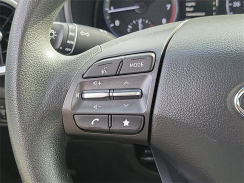 Used 2023 Hyundai Kona SEL image 5