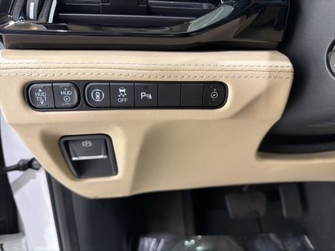 Certified 2023 Acura MDX SH-AWD w/ Advance Package image 12