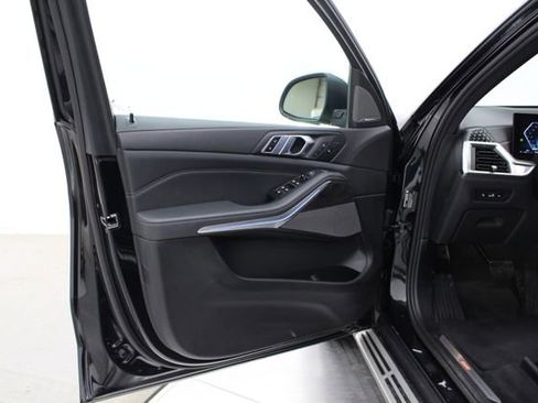 Used 2025 BMW X5 xDrive40i w/ Climate Comfort Package image 37