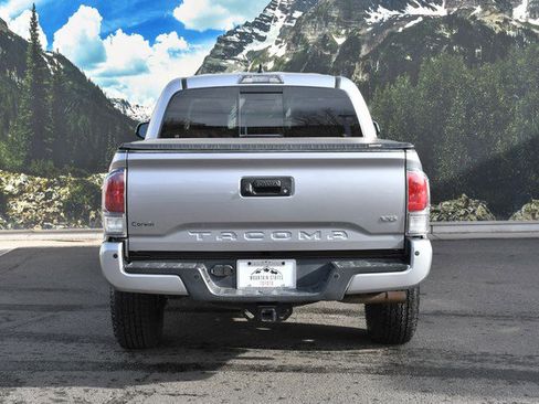 Certified 2021 Toyota Tacoma TRD Off-Road image 10