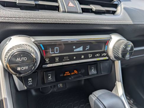 Used 2025 Toyota RAV4 XLE w/ Weather Package AWD/4WD image 23