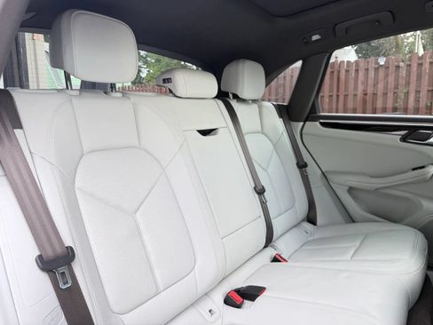 Used 2021 Porsche Macan S w/ Premium Package Plus AWD/4WD image 27