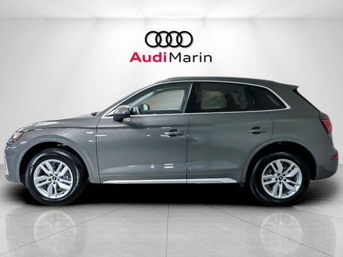 Certified 2023 Audi Q5 2.0T Premium w/ Convenience Package image 2
