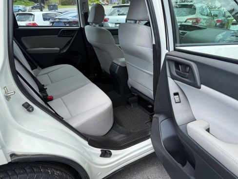 Used 2016 Subaru Forester 2.5i AWD/4WD image 11