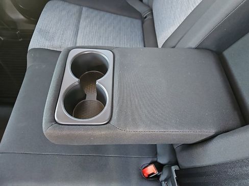 Used 2023 Nissan Rogue SV image 32