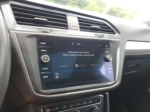 Used 2020 Volkswagen Tiguan SE w/ Panoramic Sunroof Package FWD image 25