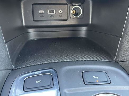 Used 2024 Chevrolet Equinox LT AWD/4WD image 25