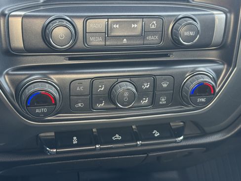 Used 2018 Chevrolet Silverado 1500 LT w/ Texas Edition image 17