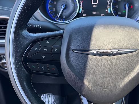 Used 2020 Chrysler Pacifica Limited FWD image 51