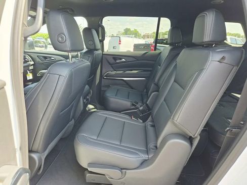 New 2026 Chevrolet Traverse LT w/ Driver Confidence Package AWD/4WD image 12