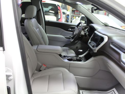 Used 2017 GMC Acadia SLT image 27