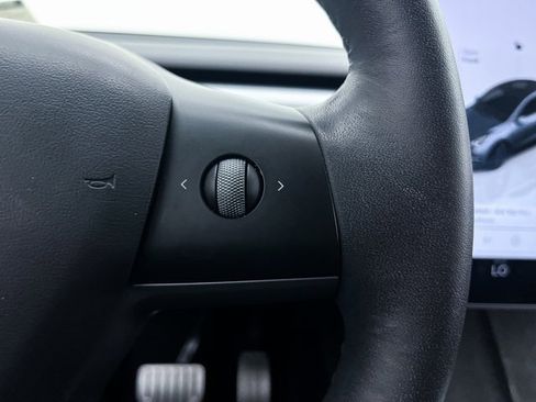 Used 2022 Tesla Model Y Performance image 28