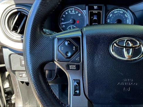 Used 2023 Toyota Tacoma TRD Off-Road image 10