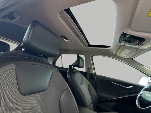 Certified 2023 Kia Niro EX Touring FWD image 18