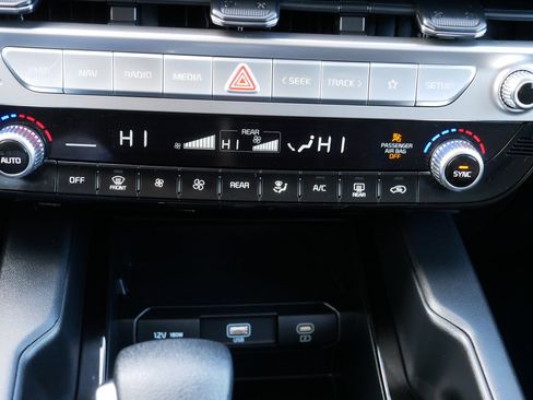 Certified 2023 Kia Telluride LX image 23