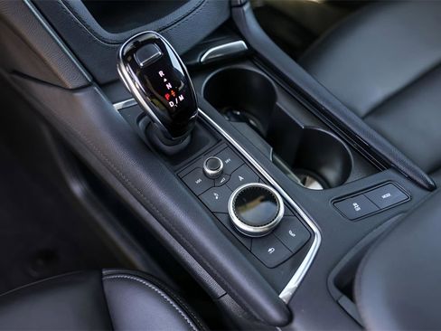 Used 2025 Cadillac XT6 Premium Luxury image 21